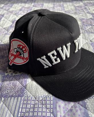 Cappello New York Yankees (nero skyline Manhattan)