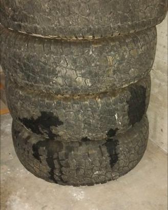 GOMME 235 75 15
