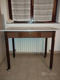 tavolino porta tutto 