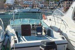 Barca Eolo cabinata a motore