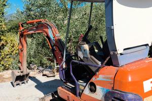 escavatore 16q usato 