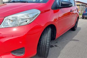 TOYOTA Yaris - 2012