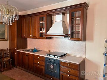 Cucina lineare in noce  3,60 mt