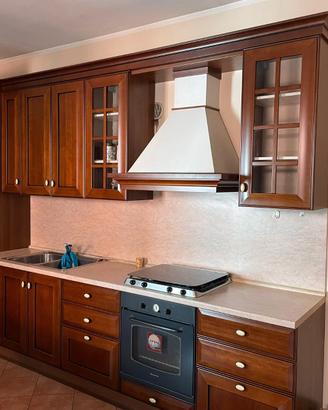 Cucina lineare in noce  3,60 mt