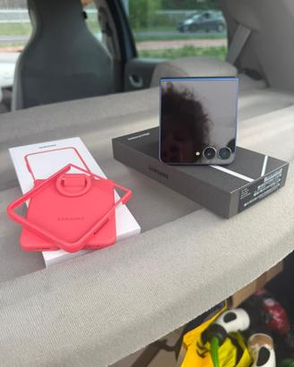 Samsung Galaxy Z Flip 7 blu 256 gb in garanzia