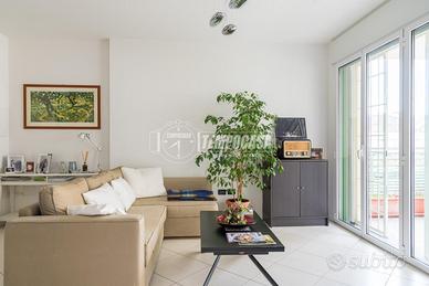 SPLENDIDO TRILOCALE NUOVO E ARREDATO CON GARAGE E