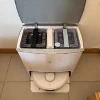 Robot deeboot apira e lava pavimenti