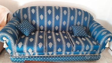 Divano classico in tessuto