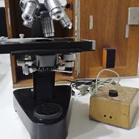 microscopio binoculare da laboratorio 5 ottiche
