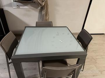 Tavolo in vetro 90x90 allungabile 90x180