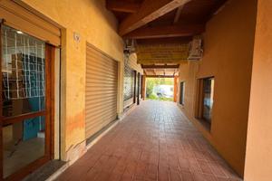 Costa Rei - Locale commerciale con loggiato