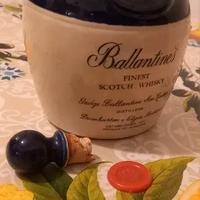 Bottiglia vintage Ballantine’s in ceramica vuota