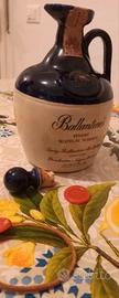 Bottiglia vintage Ballantine’s in ceramica vuota
