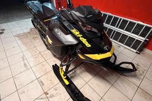 Ski Doo Summit 850