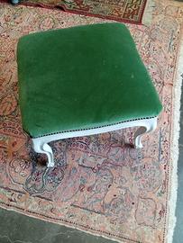 puf imbottito a nuovo e laccato 