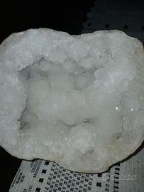 Geodi di quarzo bianco