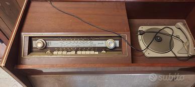 Mobile radio e giradischi vintage phonola 