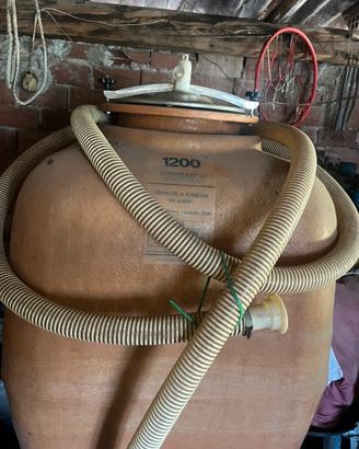 Contenitore  & botte in vetroresina   Da vino