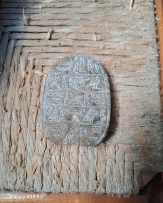 Scarabeo Egizio decorativo in pietra scolpita –