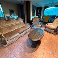 Divano e due poltrone Vintage Damascato