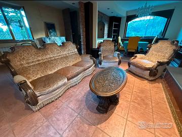 Divano e due poltrone Vintage Damascato