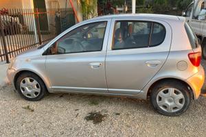 Toyota yaris 1.200 benzina