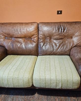  N.2 divani in  pelle 