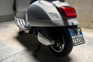 Vespa gts super tech