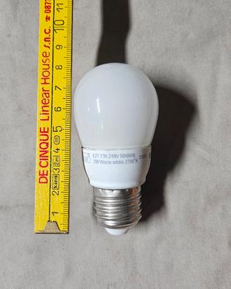 Lotto 2 Lampadine LED E27 Faretto e Sfera Compatta