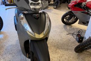 Honda SH 300 i