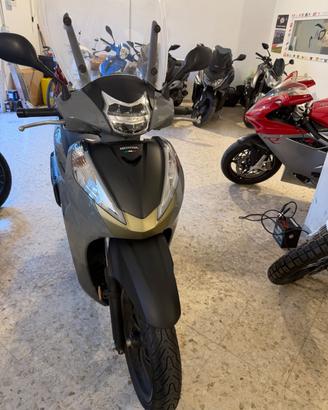 Honda SH 300 i