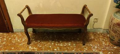 Panca in velluto rosso e legno massello priva di d