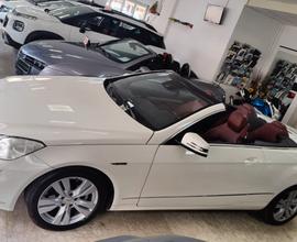 Mercedes-benz E 220 CDI BlueEFFICIENCY Avantgarde