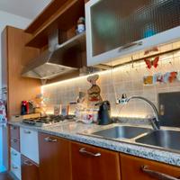 Cucina artigianale in legno + elettrodomestici