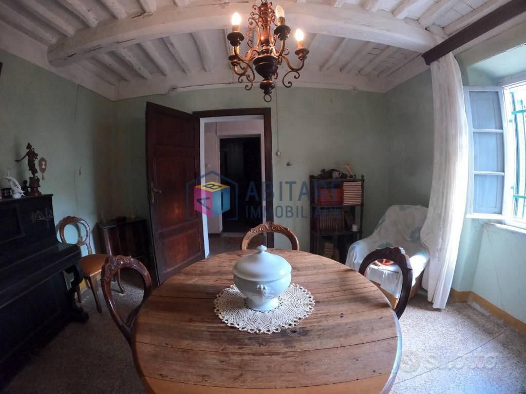 Villa di 300 m² con più di 5 locali a Orciano Pisa