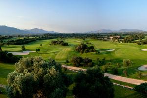 Terreno edificabile a Is Molas con vista mare