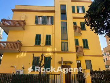TRILOCALE IN VIA DEI LUCILII - OSTIA LIDO