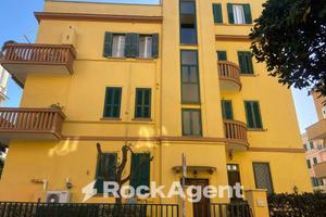 TRILOCALE IN VIA DEI LUCILII - OSTIA LIDO