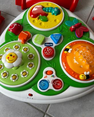 Tavolino giochi Chicco.