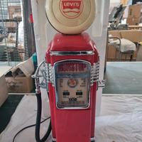 levis radio