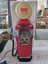 levis radio