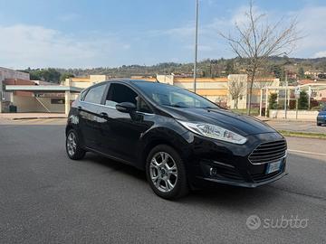 FORD Fiesta 1.5 TDCi 75CV Titanium autocarro