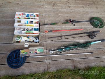 Attrezzatura da pesca con due canne