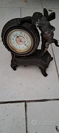 antico orologio in bronzo