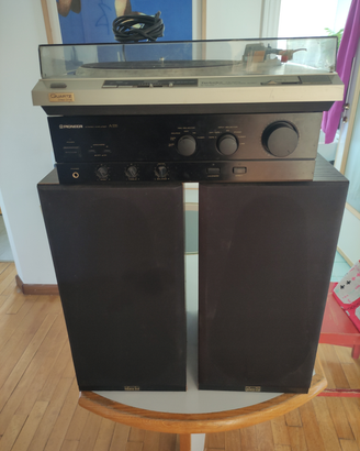 Stereo hi-fi casse amplificatore e giradischi