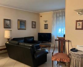 Camera DOPPIA condivisa in un'intera villa