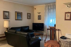 Camera DOPPIA condivisa in un'intera villa