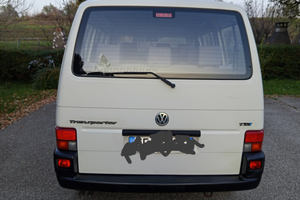 Volkswagen Transporter 9 posti