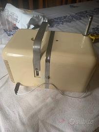 RADIO  CUBO  BRIONVEGA.