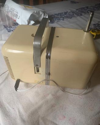 RADIO  CUBO  BRIONVEGA.